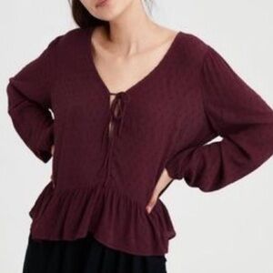 American Eagle Women XS Burgundy Swiss Dot Boho Relaxed Tie Front Peplum Blouse